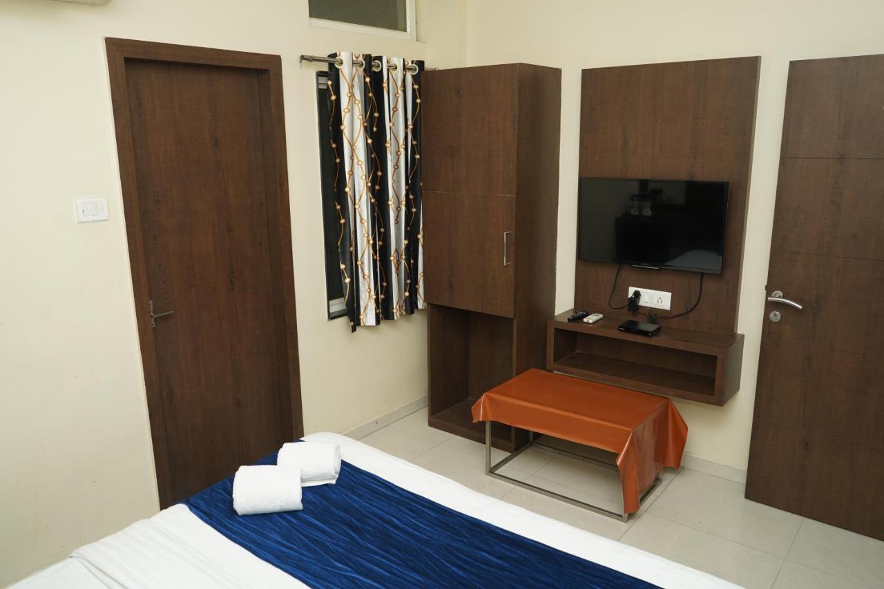 Hotel Satyug Удджайн Экстерьер фото
