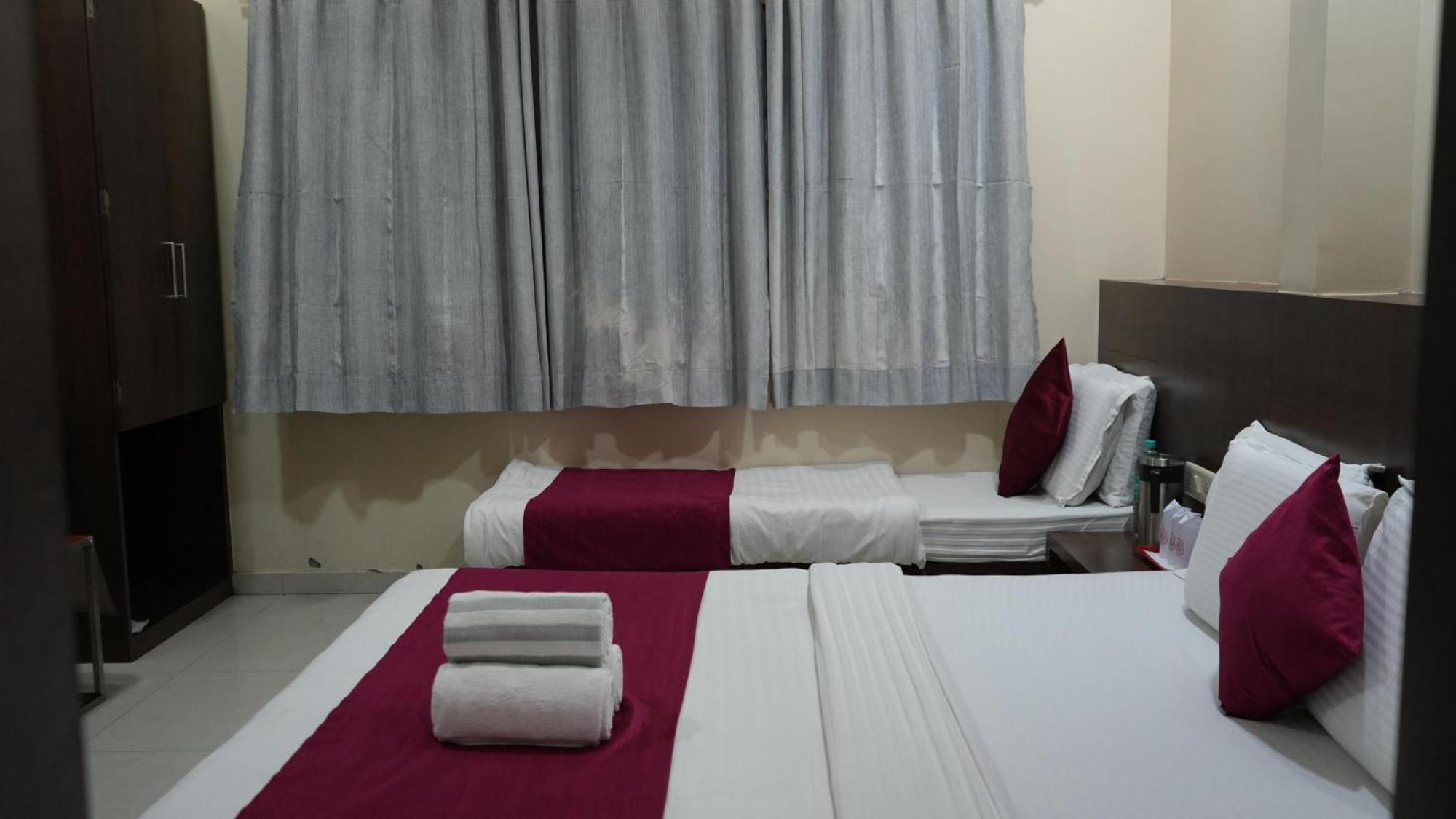 Hotel Satyug Удджайн Экстерьер фото