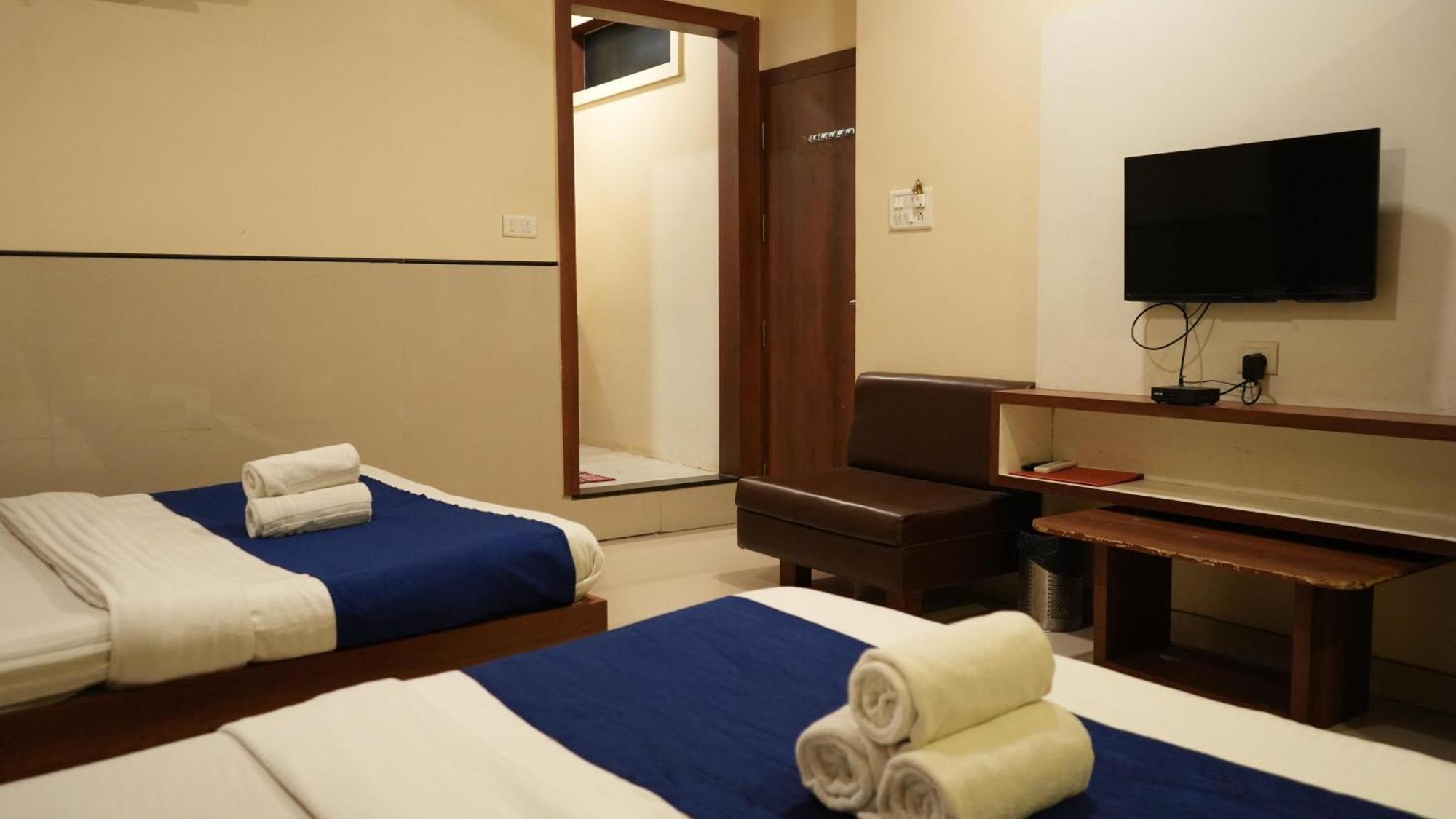 Hotel Satyug Удджайн Экстерьер фото